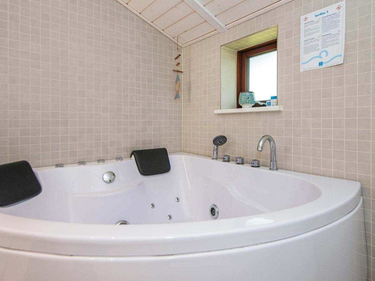 6 Person Holiday Home In R M Lakolk Zewnętrze zdjęcie